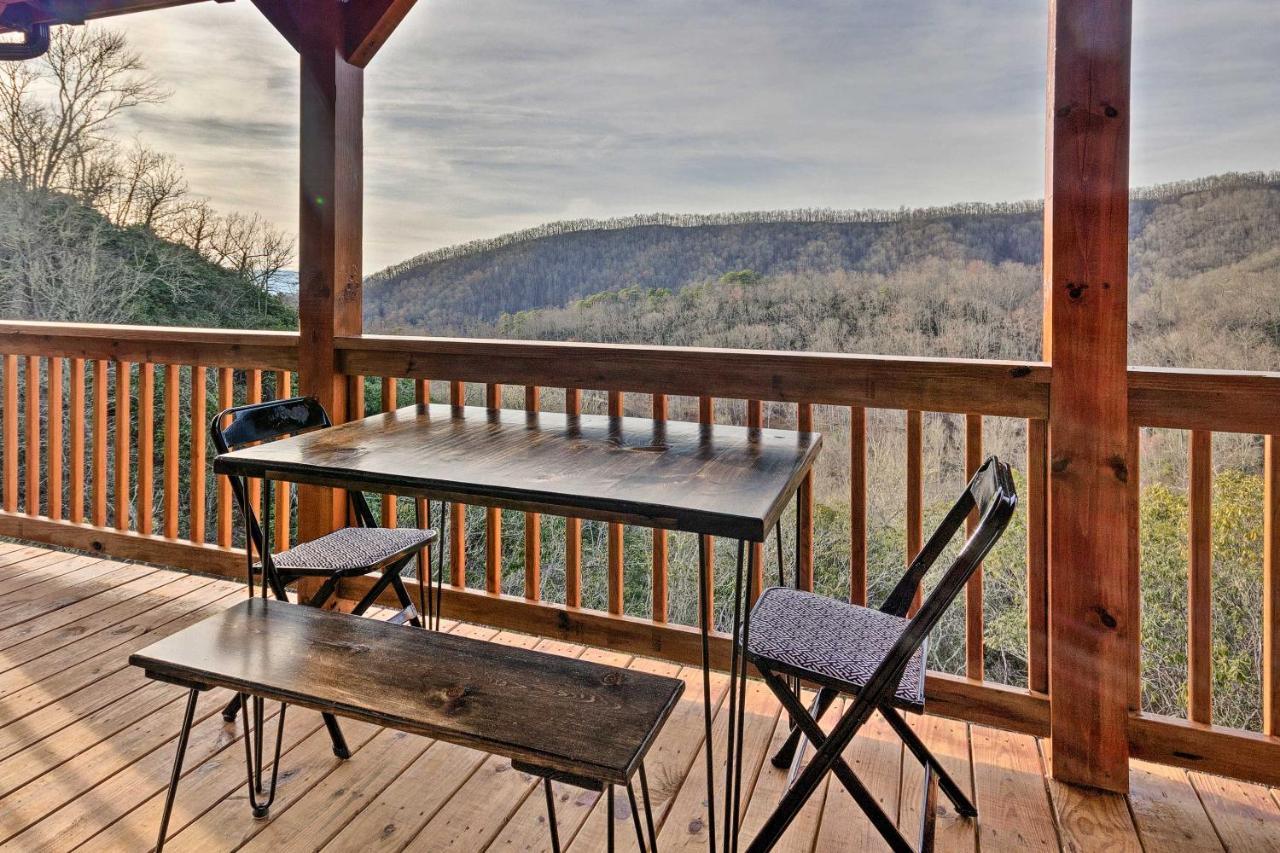 Hilltop Cabin On 5 Acres With Hot Tub And Waterfall! مدينة كليرمونت المظهر الخارجي الصورة