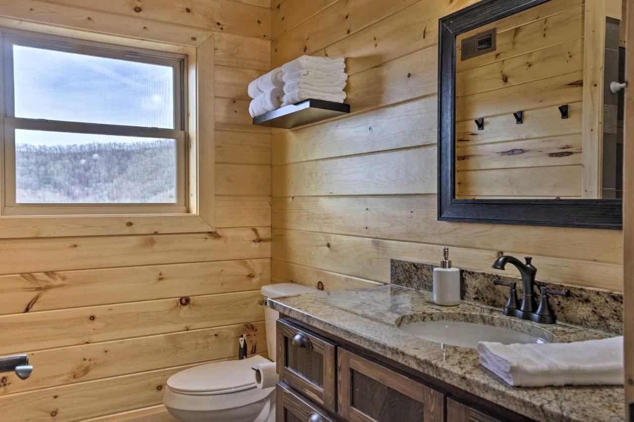 Hilltop Cabin On 5 Acres With Hot Tub And Waterfall! مدينة كليرمونت المظهر الخارجي الصورة