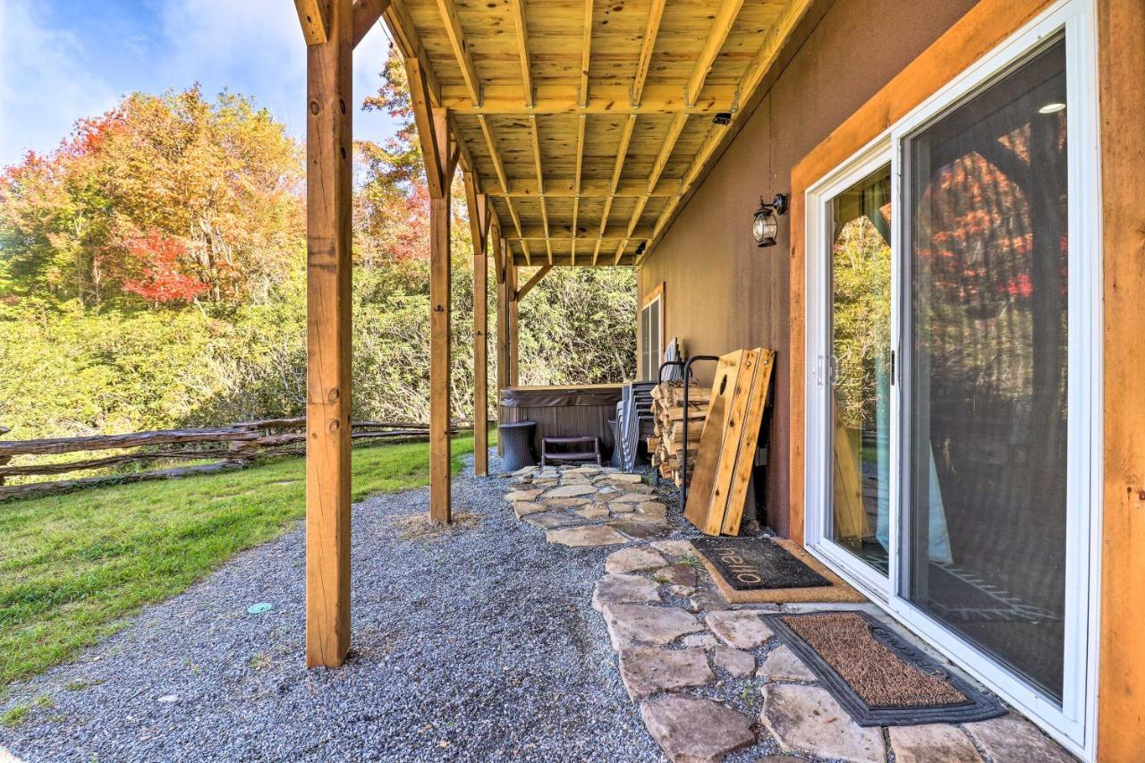 Hilltop Cabin On 5 Acres With Hot Tub And Waterfall! مدينة كليرمونت المظهر الخارجي الصورة